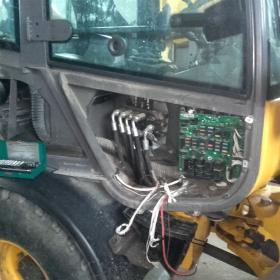Naprawa elektroniki board  ecu volvo l20b