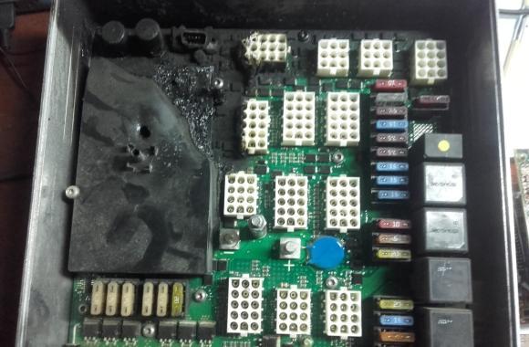 Uszkodzona board ecu volvo l30b