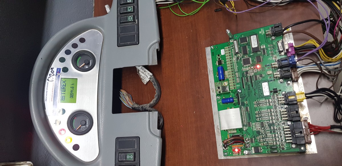 Naprawa repair servis ecu  elektronika TEREX TL100