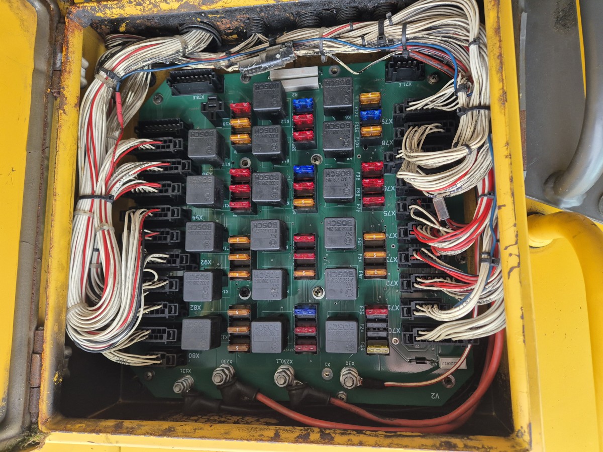 VOLVO 160  14378967 P01