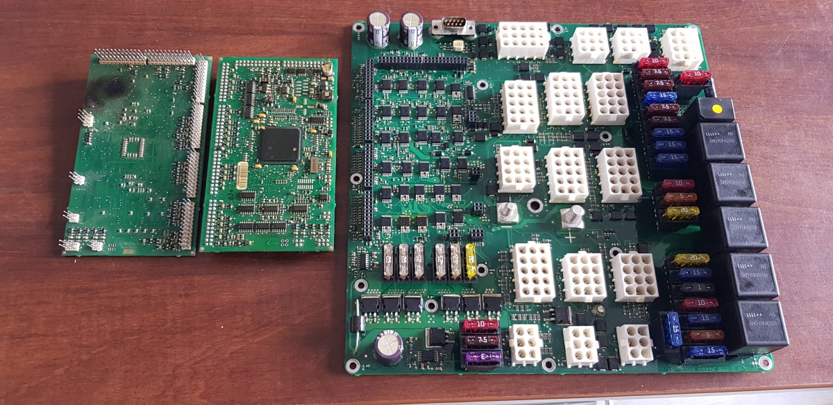 Board Volvo 15212047-P01 12V 24V