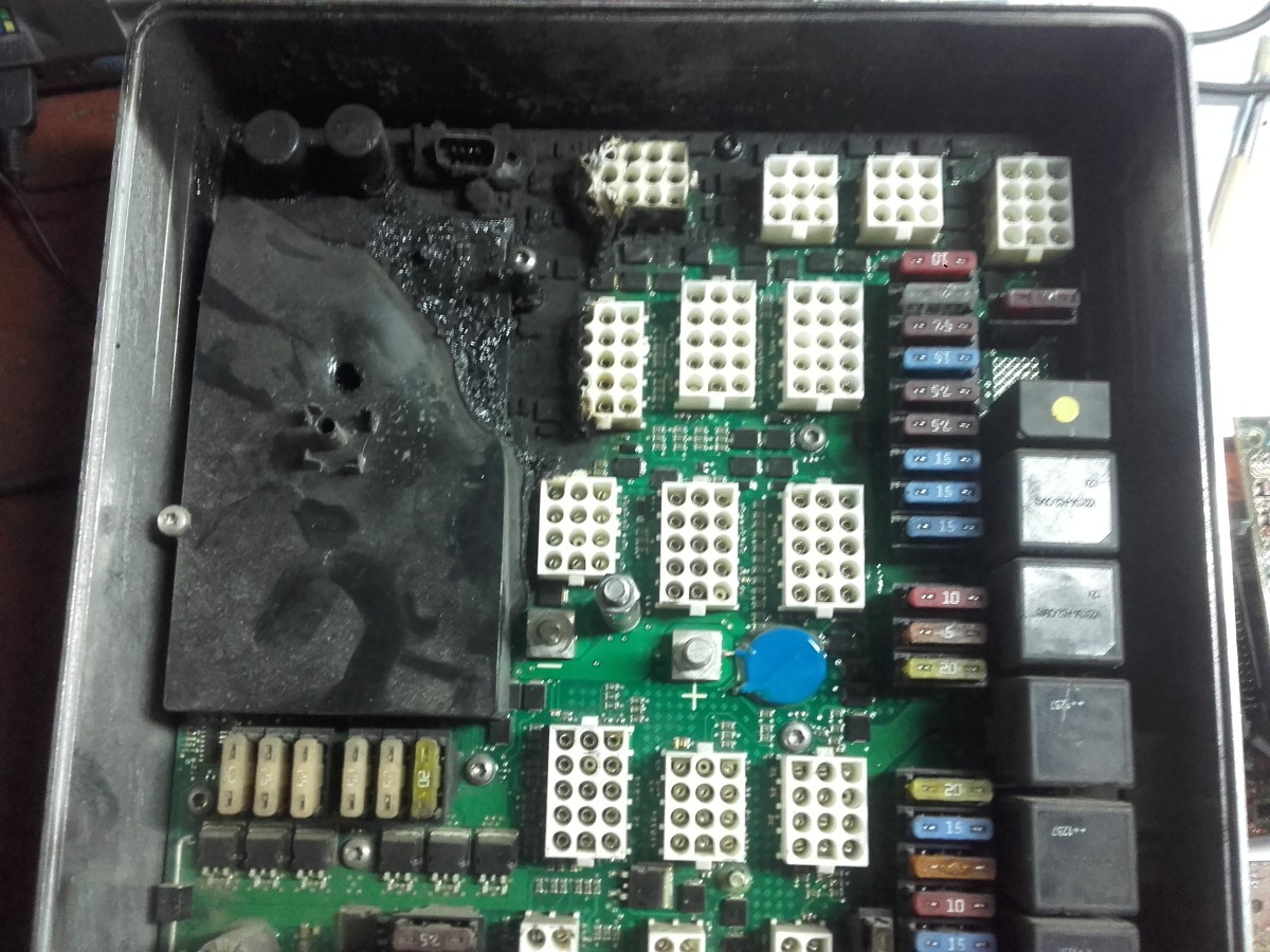 Uszkodzona board ecu volvo l30b