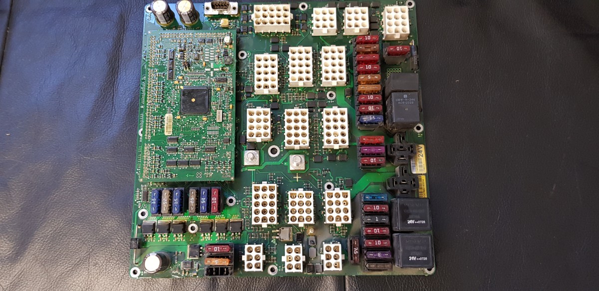 Volvo board 1450297  naprawa elektroniki