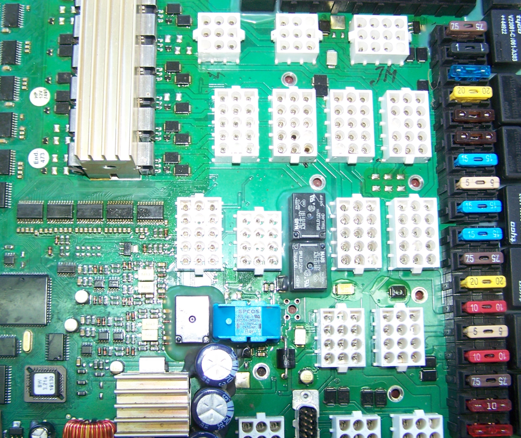 Volvo ecu l30b l35b naprawa elektroniki