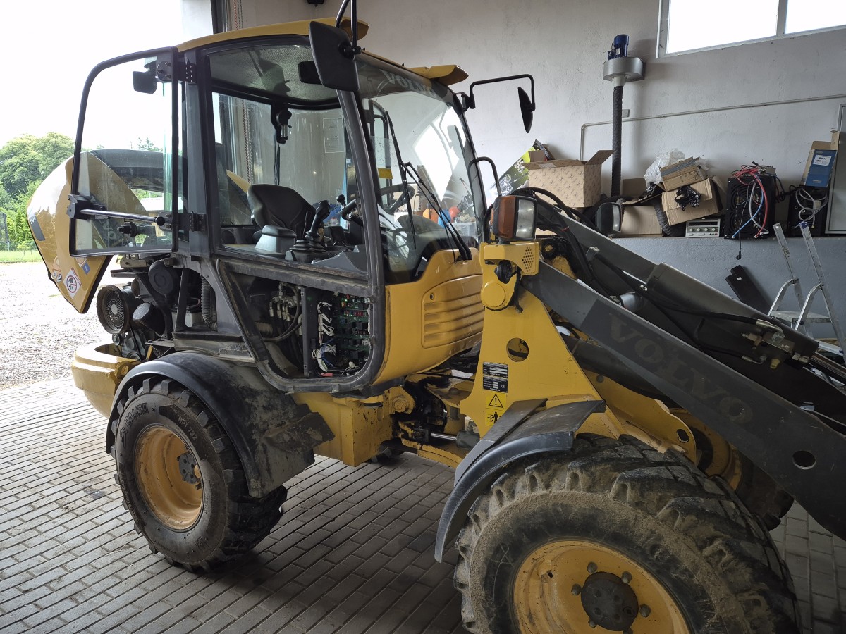 Volvo L25b  ecu reparatur  elektronik