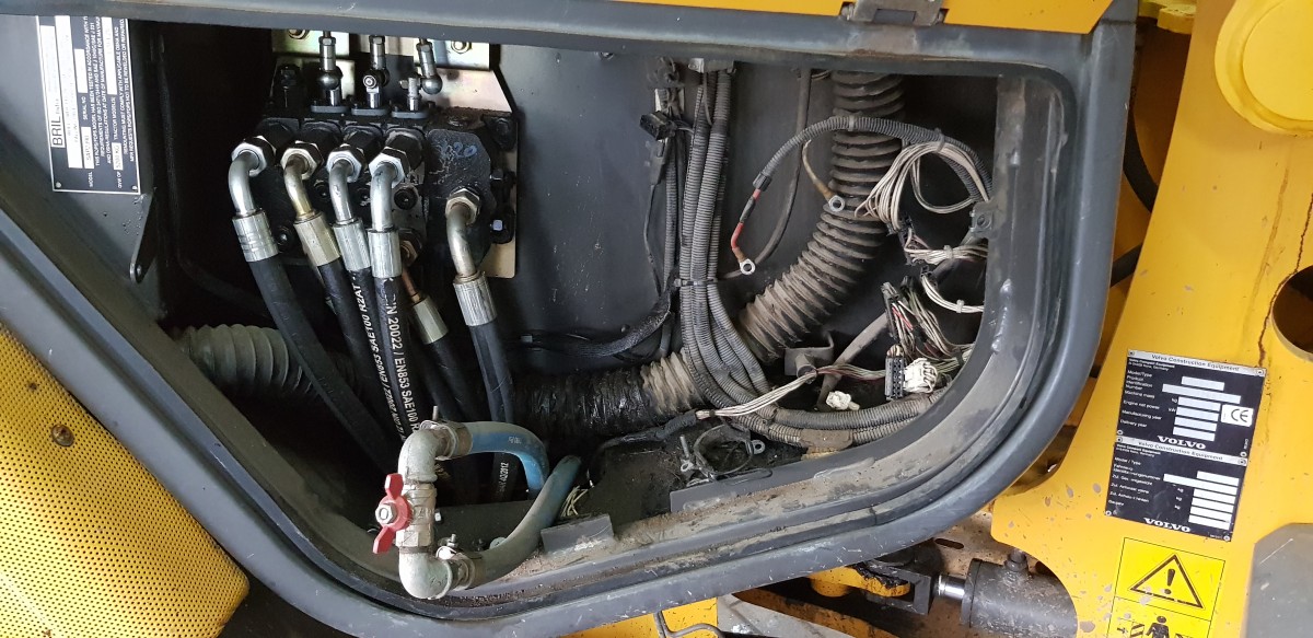 Wymiana instalacji Volvo L20b L25b L20f L25F